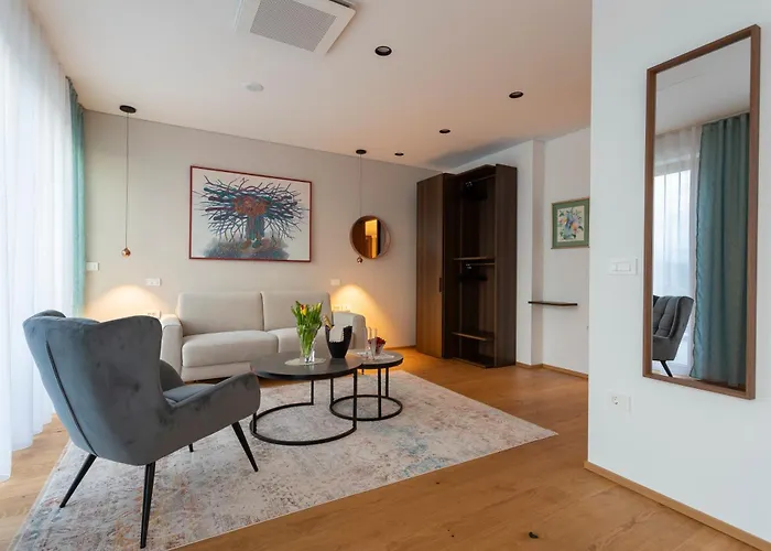 リゾート Eva & Boutique